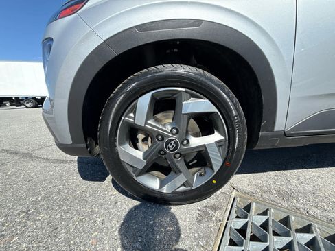 Used 2021 Hyundai Venue SEL FWD image 20