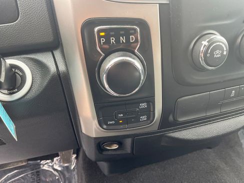 Used 2018 RAM 1500 Classic SLT AWD/4WD image 24