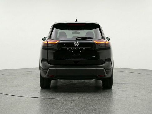 Used 2025 Nissan Rogue SV image 7