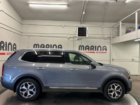 Used 2022 Kia Telluride EX image 11