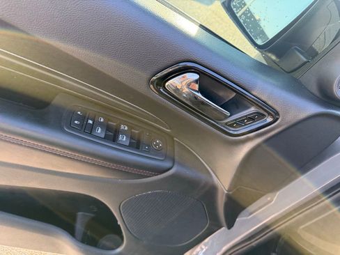 Used 2025 Dodge Durango GT AWD/4WD image 17