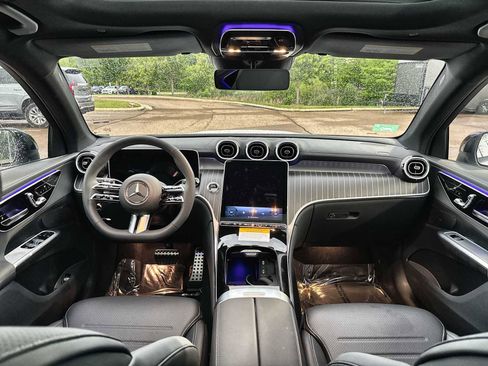 Used 2025 Mercedes-Benz GLC 350e 4MATIC image 20