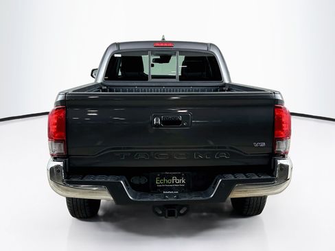 Used 2018 Toyota Tacoma SR5 RWD image 7