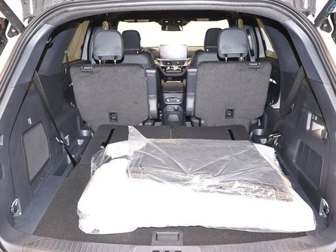 New 2026 Ford Explorer ST-Line image 33