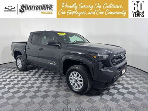 Used 2025 Toyota Tacoma SR5 image 1