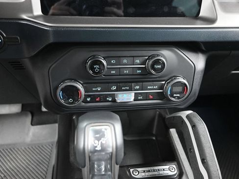 Used 2023 Ford Bronco 4-Door AWD/4WD image 19