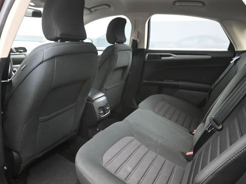 Used 2019 Ford Fusion SE FWD image 25