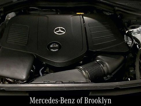 Used 2024 Mercedes-Benz GLC 300 4MATIC image 31