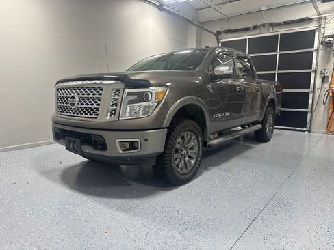 Used 2018 Nissan Titan Platinum Reserve w/ Platinum Utility Package AWD/4WD image 2