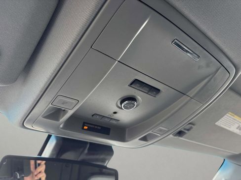 Used 2017 GMC Yukon SLT image 35