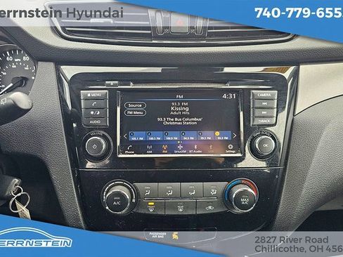 Used 2021 Nissan Rogue Sport S image 7