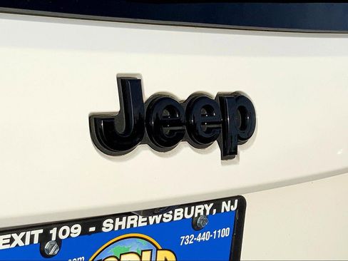 Used 2019 Jeep Grand Cherokee Altitude image 8