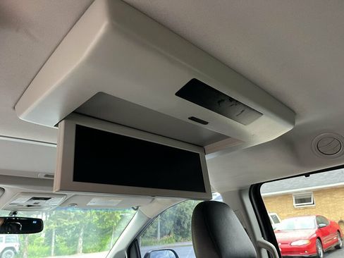 Used 2016 Toyota Sienna SE Premium FWD image 36
