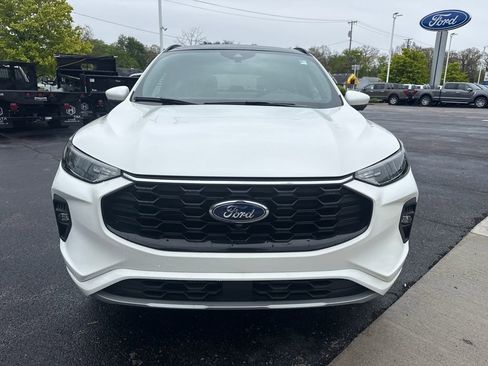 Used 2024 Ford Escape ST-Line Select w/ Tech Pack #2 AWD/4WD image 3