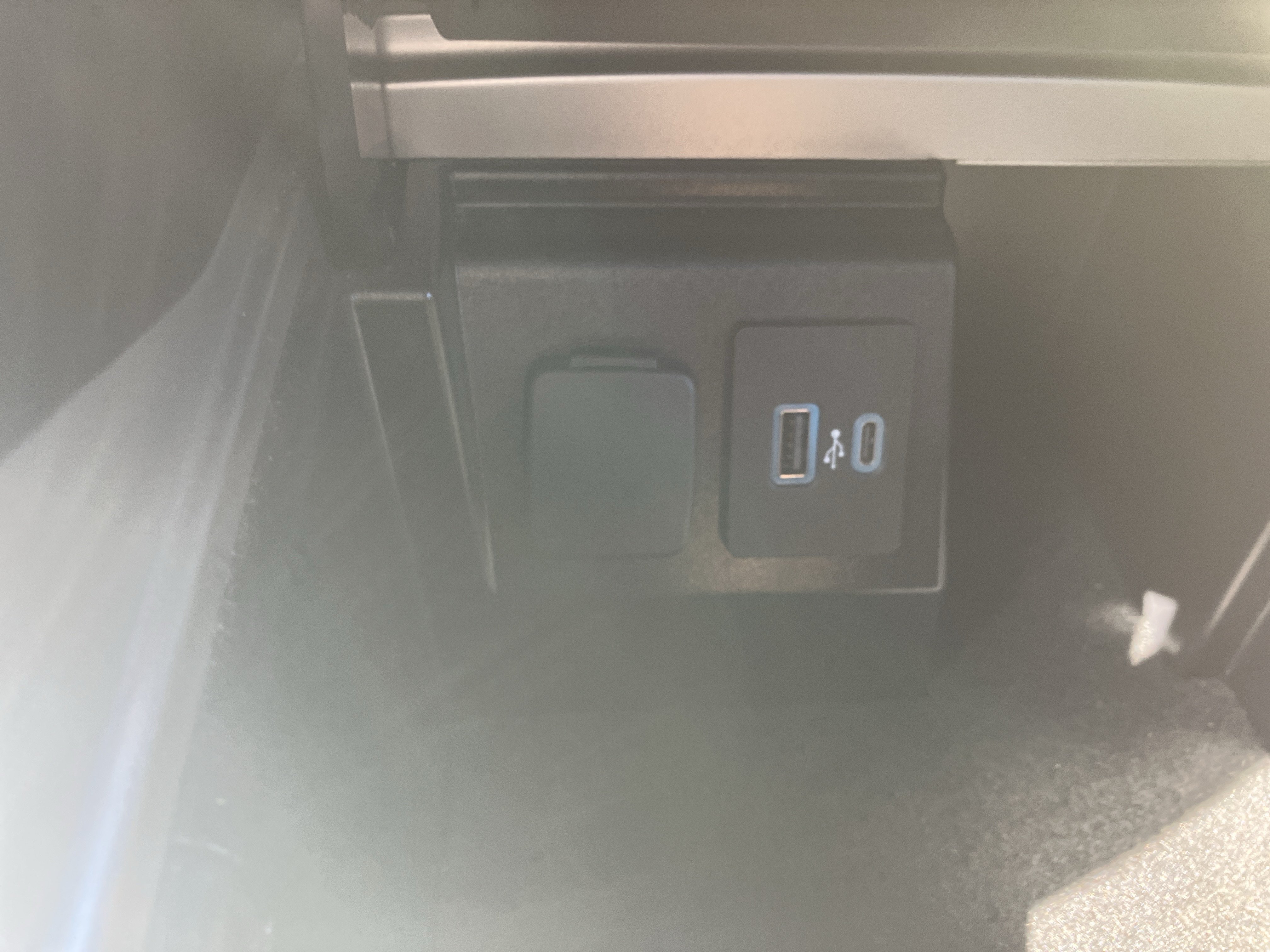 Used 2022 Ford Explorer XLT w/ Equipment Group 202A AWD/4WD image 30
