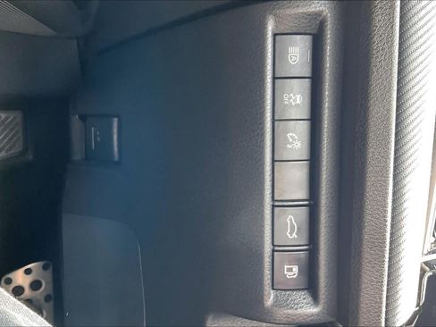 Used 2025 Toyota Camry SE FWD image 33