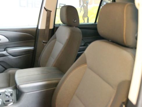 Used 2021 Chevrolet Traverse LT w/ LPO, Floor Liner Package AWD/4WD image 19