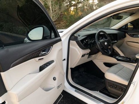 Used 2021 Buick Envision Avenir w/ Technology Package II image 11