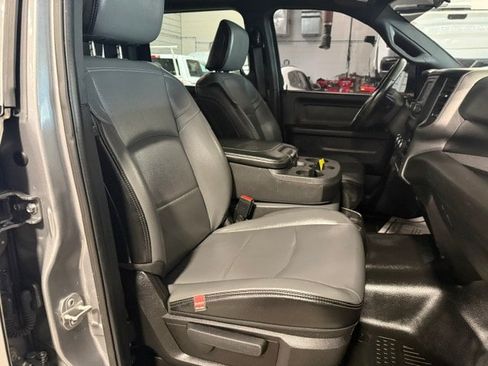 Used 2022 RAM 2500 Tradesman w/ Chrome Appearance Group AWD/4WD image 10