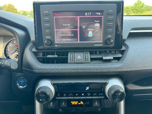 Used 2023 Nissan Rogue SV image 35