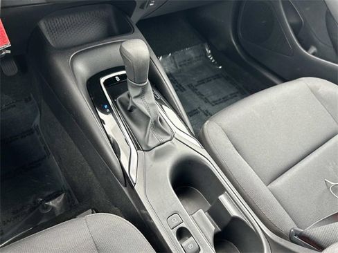 Used 2025 Toyota Corolla LE image 21