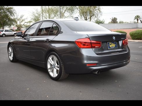Used 2016 BMW 320i Sedan w/ Sport Package image 6