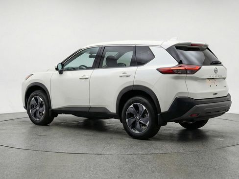 Used 2025 Nissan Rogue SV AWD/4WD image 6