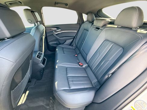 Certified 2024 Audi Q8 e-tron Premium Plus w/ Premium Plus Package image 21