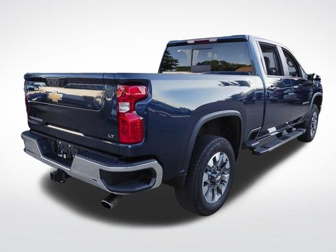 Used 2022 Chevrolet Silverado 2500 LT w/ Convenience Package AWD/4WD image 7