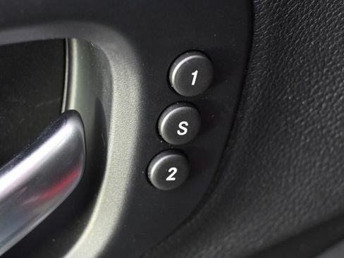Used 2019 Jeep Cherokee Trailhawk AWD/4WD image 24