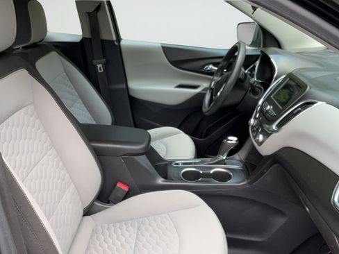 Used 2019 Chevrolet Equinox LS FWD image 20