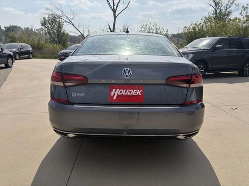 Used 2022 Volkswagen Passat 2.0T SE FWD image 7