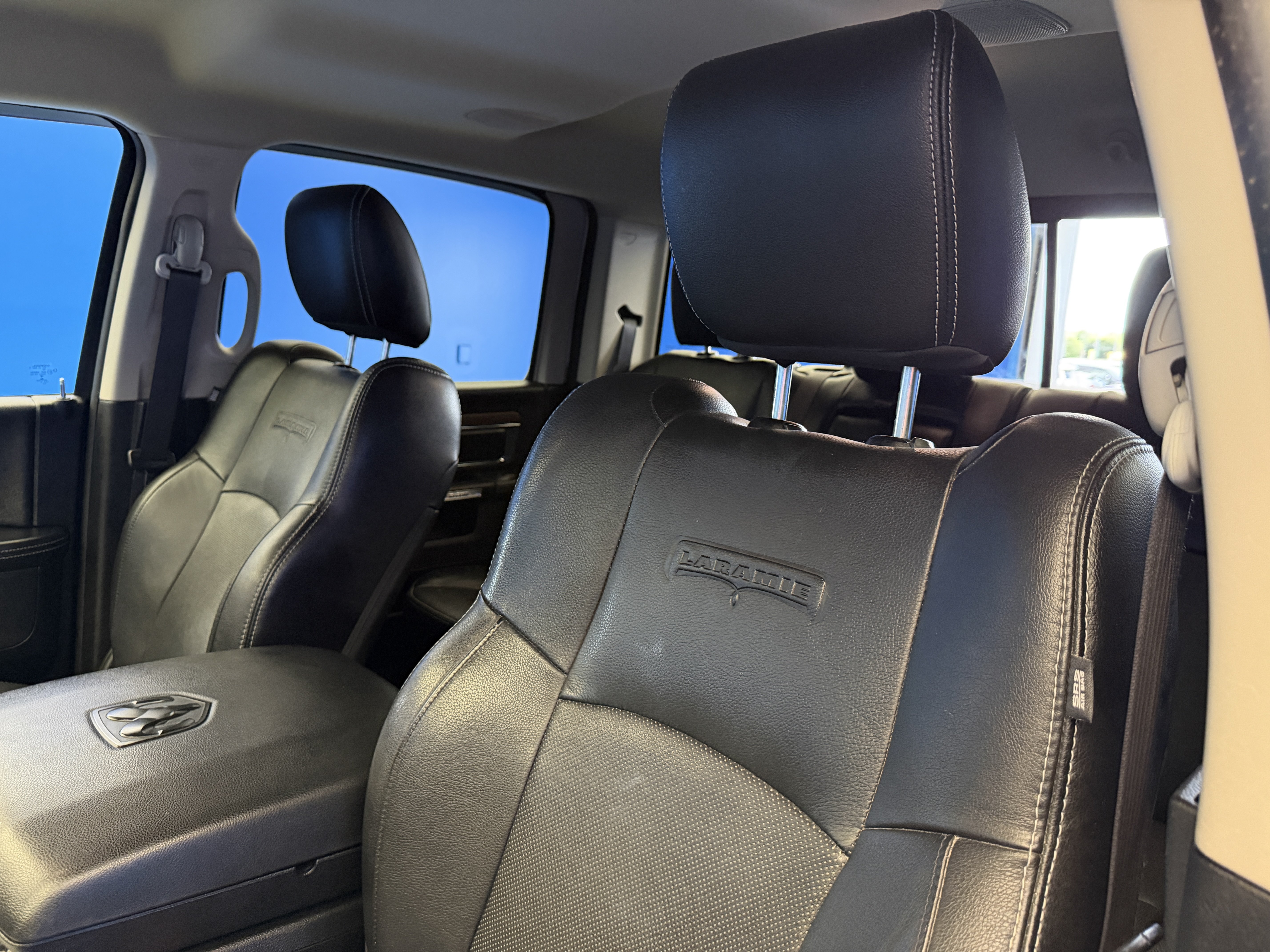 Used 2017 RAM 1500 Laramie w/ Convenience Group AWD/4WD image 13