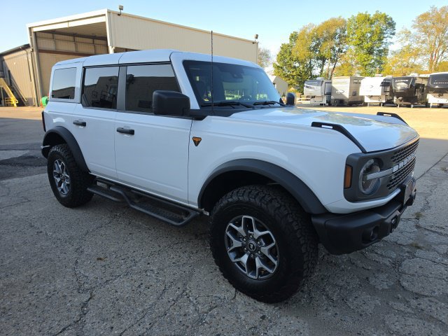 Used 2025 Ford Bronco Badlands AWD/4WD image 2