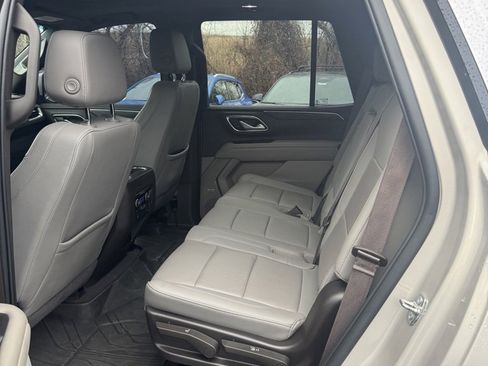 Used 2022 Chevrolet Tahoe LT w/ Luxury Package image 15