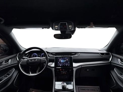 Used 2022 Jeep Grand Cherokee L Laredo image 34