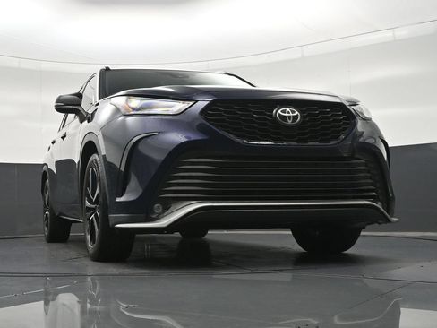 Used 2021 Toyota Highlander XSE FWD image 30