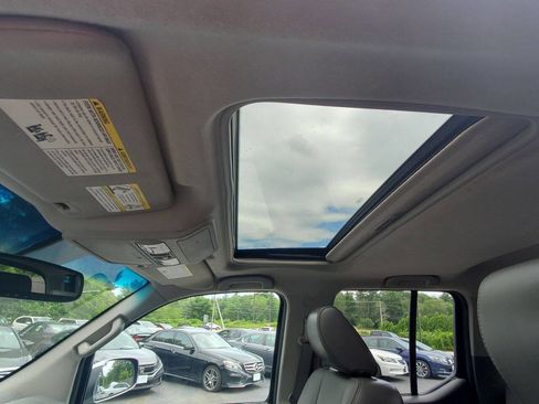 Used 2014 Nissan Frontier SL image 17