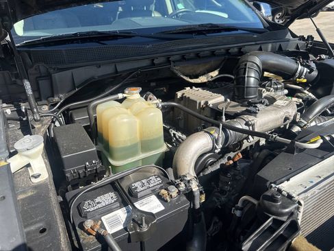 Used 2016 Nissan Titan Platinum Reserve AWD/4WD image 27