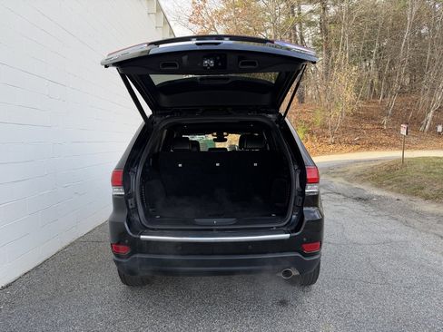 Used 2021 Jeep Grand Cherokee Limited image 23