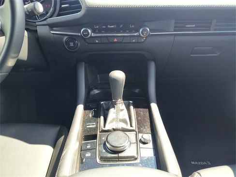 Used 2024 MAZDA MAZDA3 s image 31