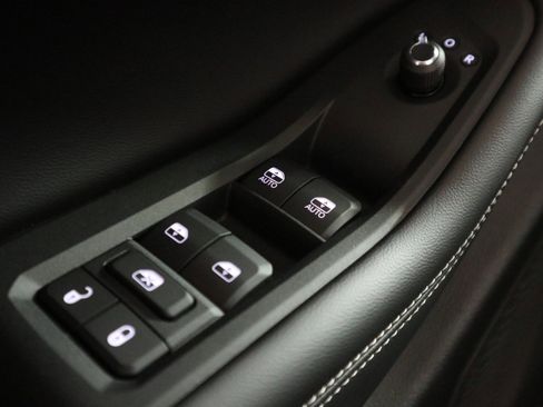 New 2025 Jeep Grand Cherokee L Altitude image 36