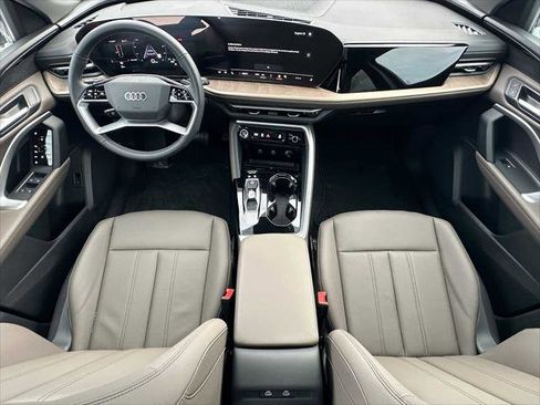 New 2025 Audi Q5 Premium image 18