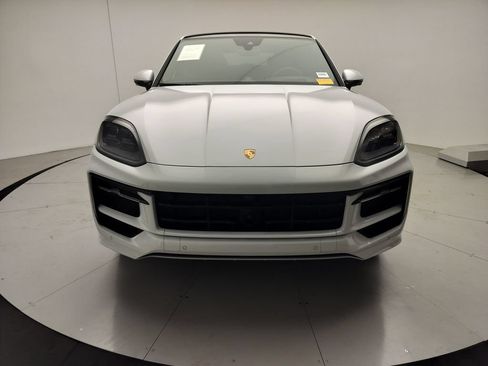 Certified 2025 Porsche Cayenne GTS AWD/4WD image 21