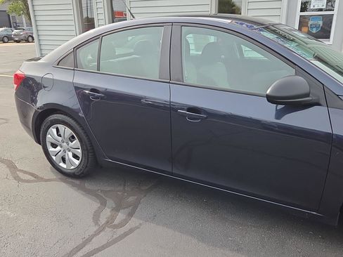 Used 2014 Chevrolet Cruze LS FWD image 20