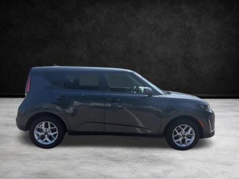 Used 2024 Kia Soul LX w/ Option Group 015 FWD image 4