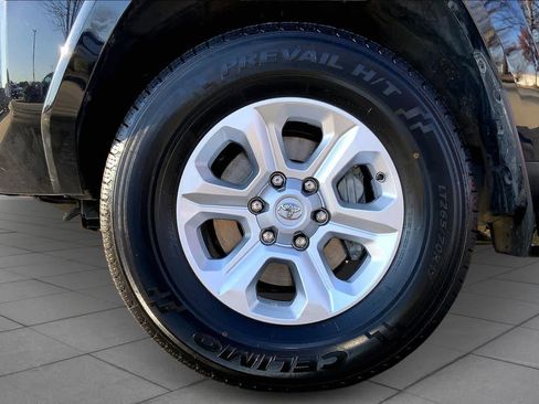 Used 2024 Toyota 4Runner SR5 Premium image 11