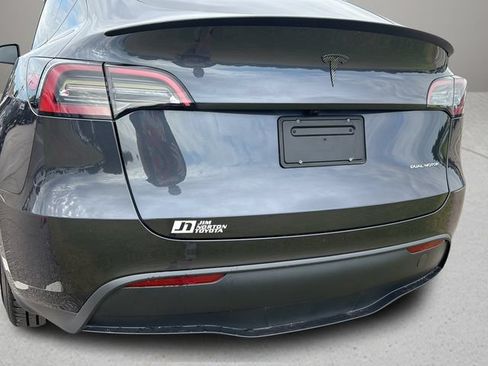 Used 2024 Tesla Model Y Long Range AWD/4WD image 24