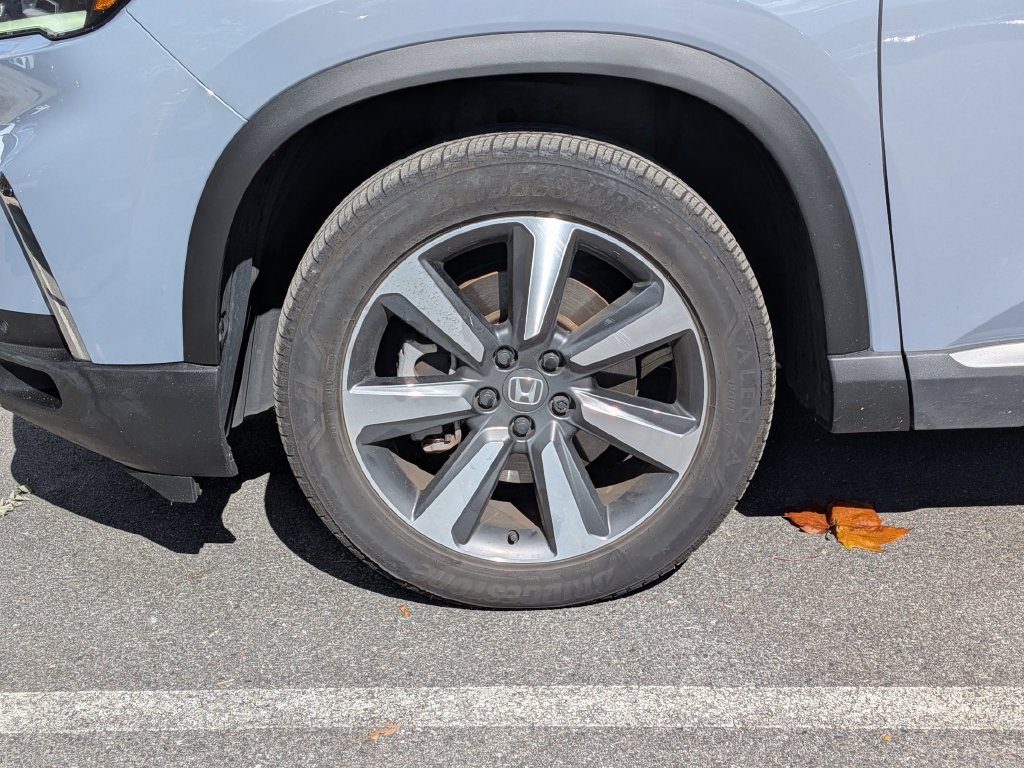Used 2025 Honda Pilot Touring image 9