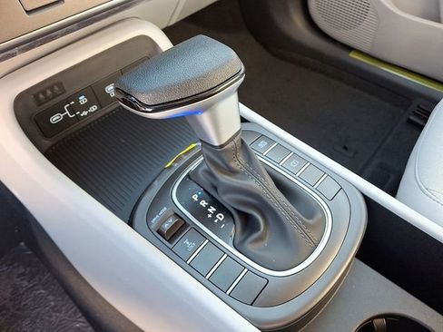 New 2026 Hyundai Kona SE image 6